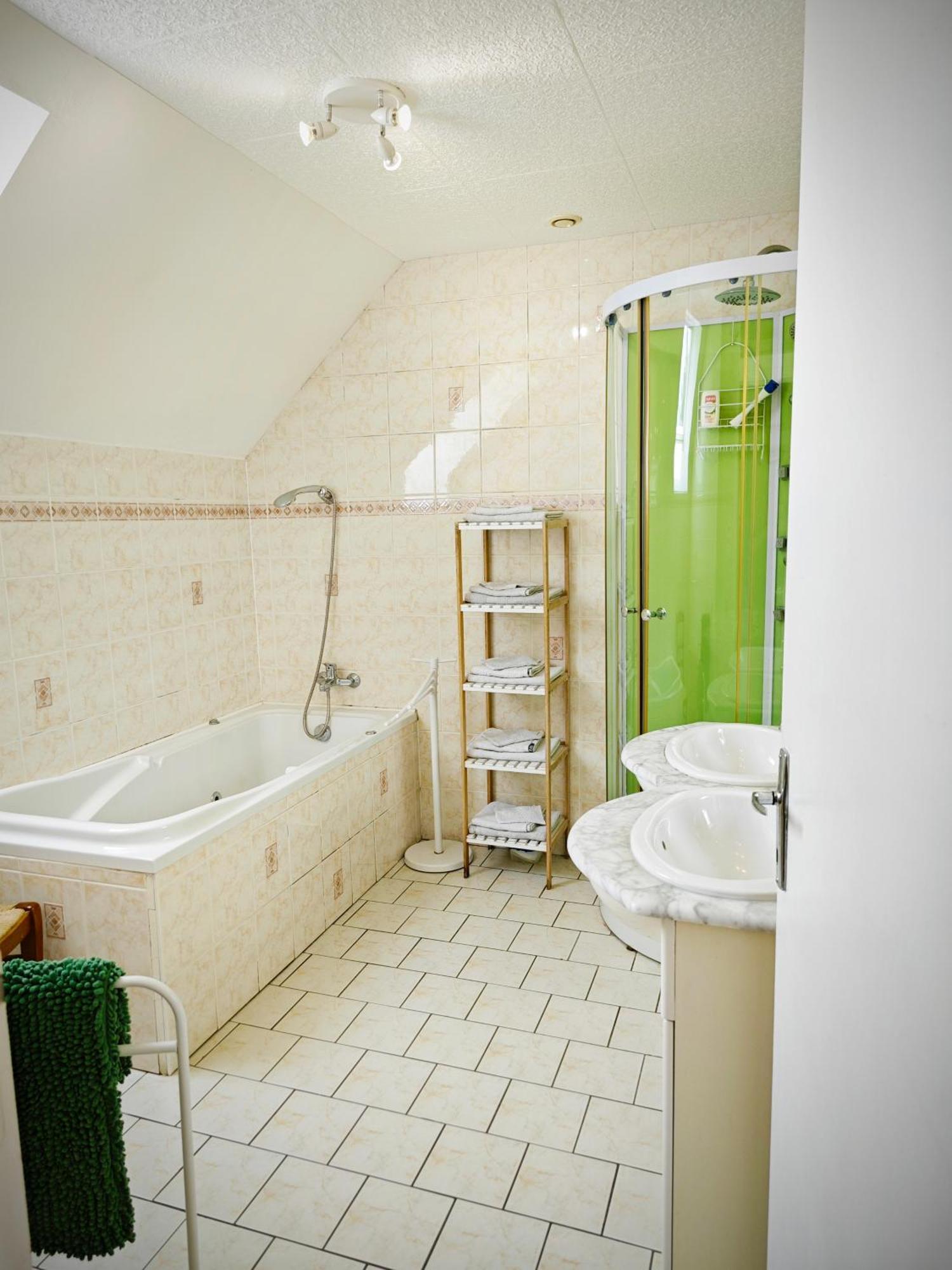 Chambres Les Salles Бовоар Екстериор снимка